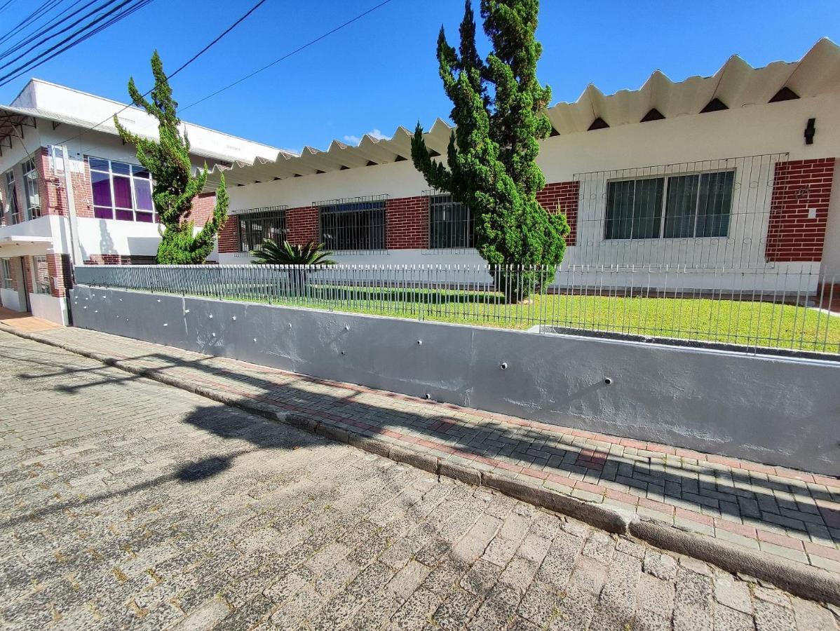 Villa Bilac - Studios Proximo A Vila Germanica Bairro Da Velha 布卢梅瑙 外观 照片